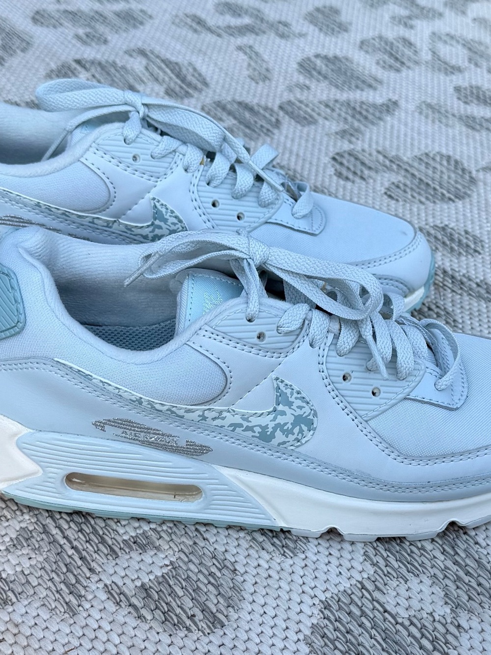 Nike Women's Air Max 90 Sneakers with Camo Swoosh in Aura/Ocean Size 8